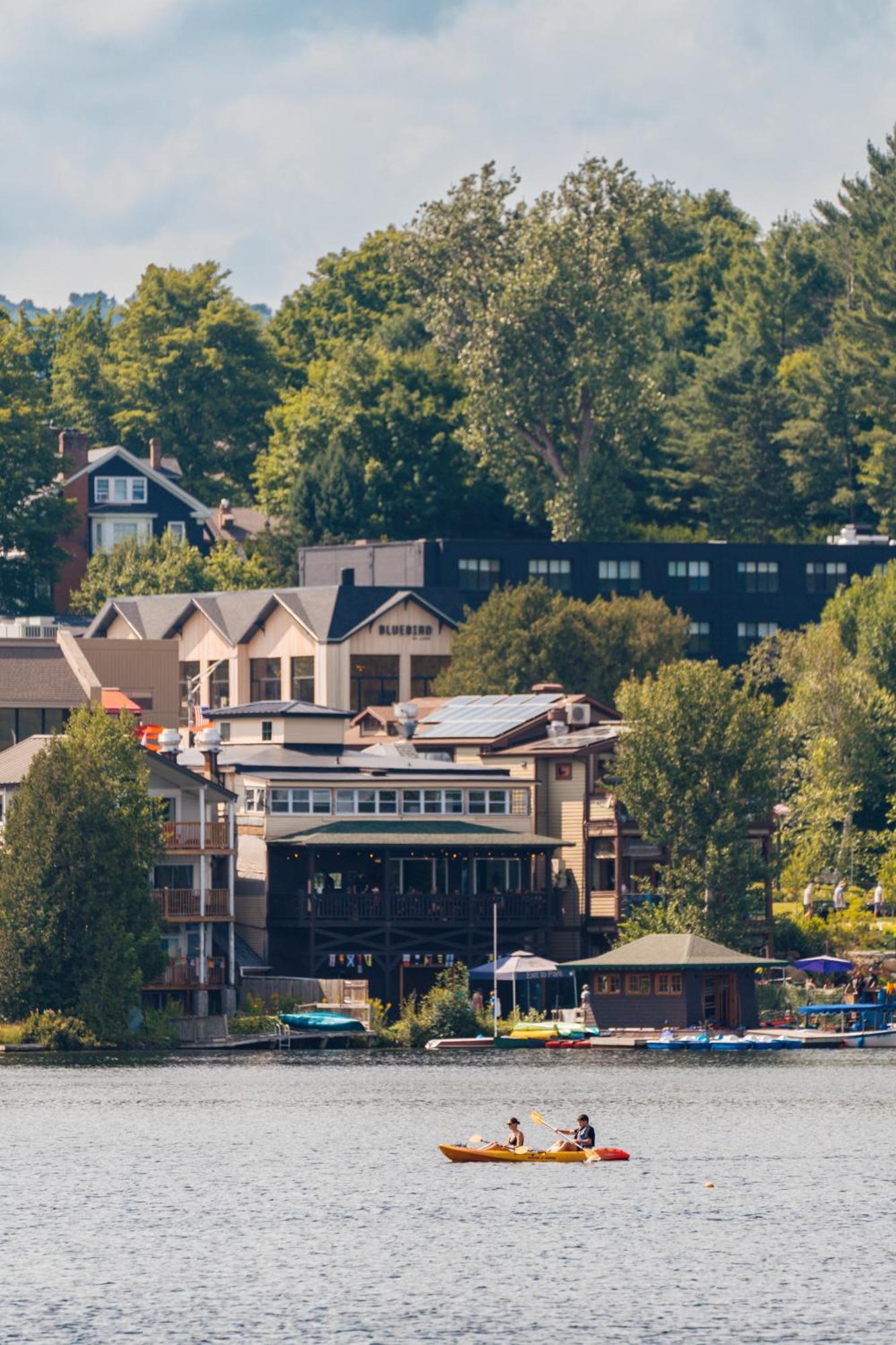 Bluebird Lake Placid Hotel Exterior foto