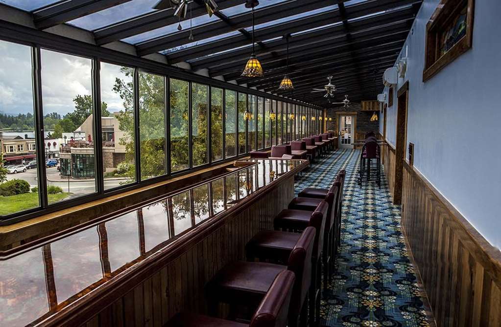 Bluebird Lake Placid Restaurante foto
